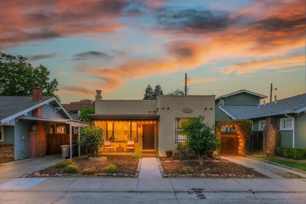 Unique Bungalow W/ Hot Spa In Dt Sacramento
